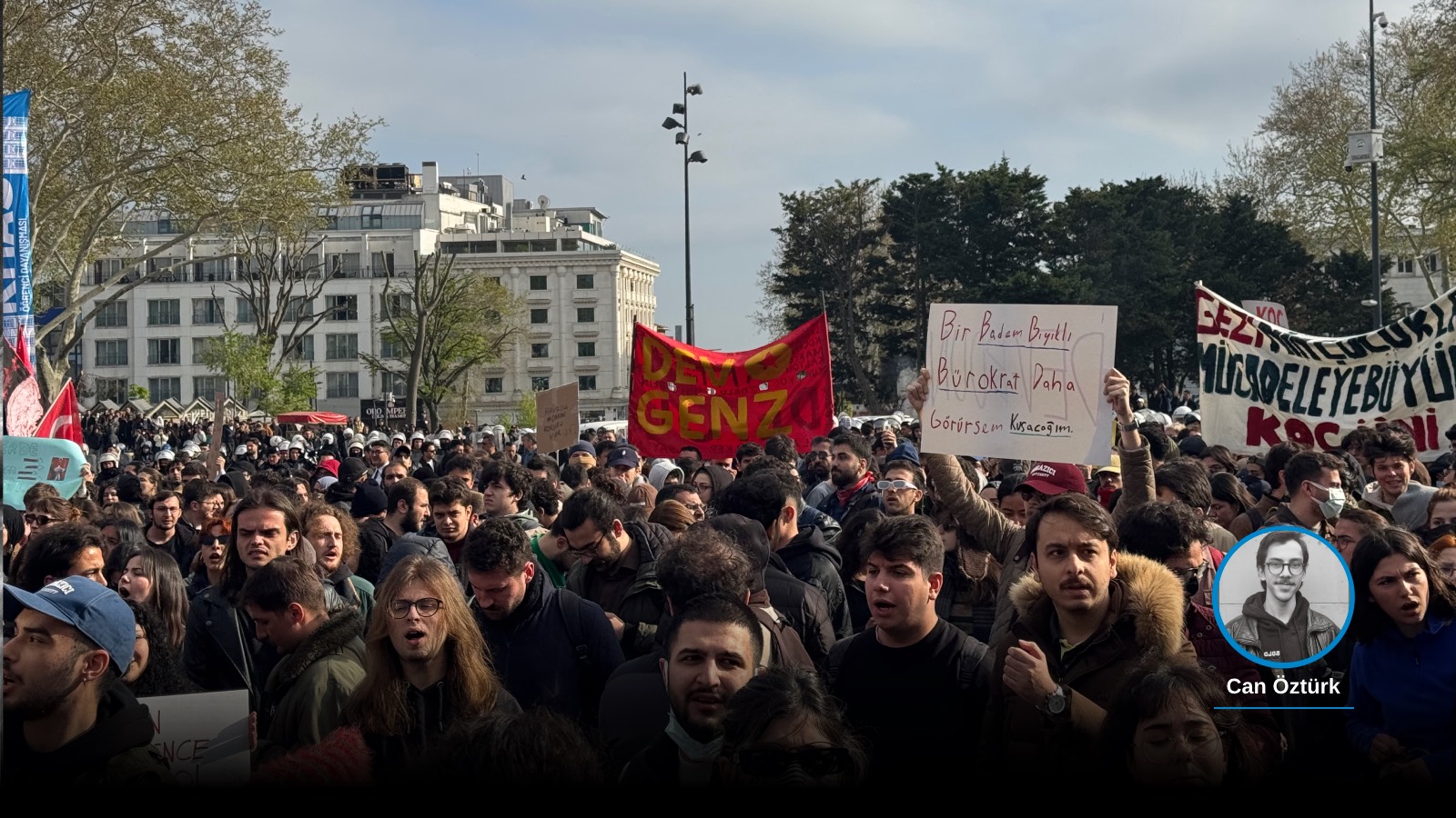 Studenții s-au adunat în Piața Beyazıt în a 1-a lună de proteste ‘İmamoğlu’; zona a fost înconjurată de poliție  