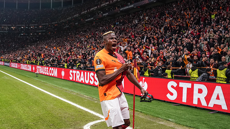 26 yaşındaki Osimhen’in gençliği, enerjisi, atletizmi ve bitiriciliğiyle Real Madrid için ideal bir futbolcu olduğunu düşünen Perez’in, sezon sonu bu transferi gerçekleştirme ihtimalinin son derece yüksek olduğu belirtildi. (Hürriyet)