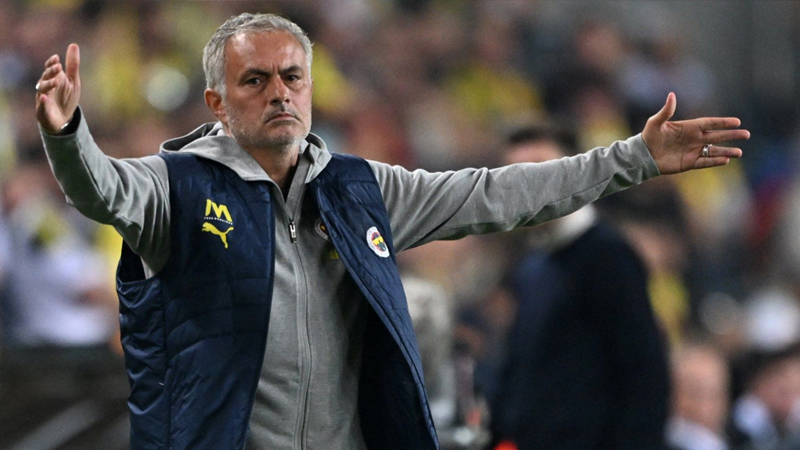 Jose Mourinho'nun yeni sezonda da takımın başında olmasının kesinleşmesi sonrası Fenerbahçe, kadro planlamasına başladı.
