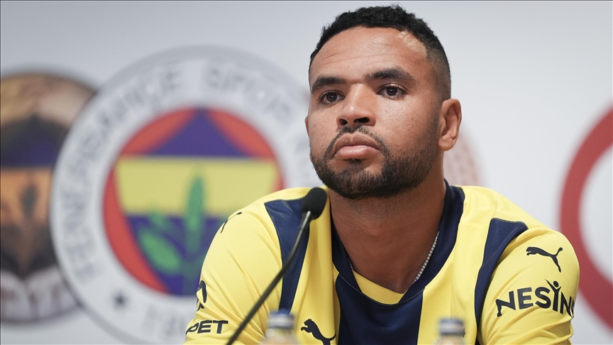 Sarı-lacivertlilerde Livakovic, Djiku, Osayi-Samuel, Becao, Kostic, Tadic, Dzeko ve En-Nesyri ayrılması beklenen isimler.