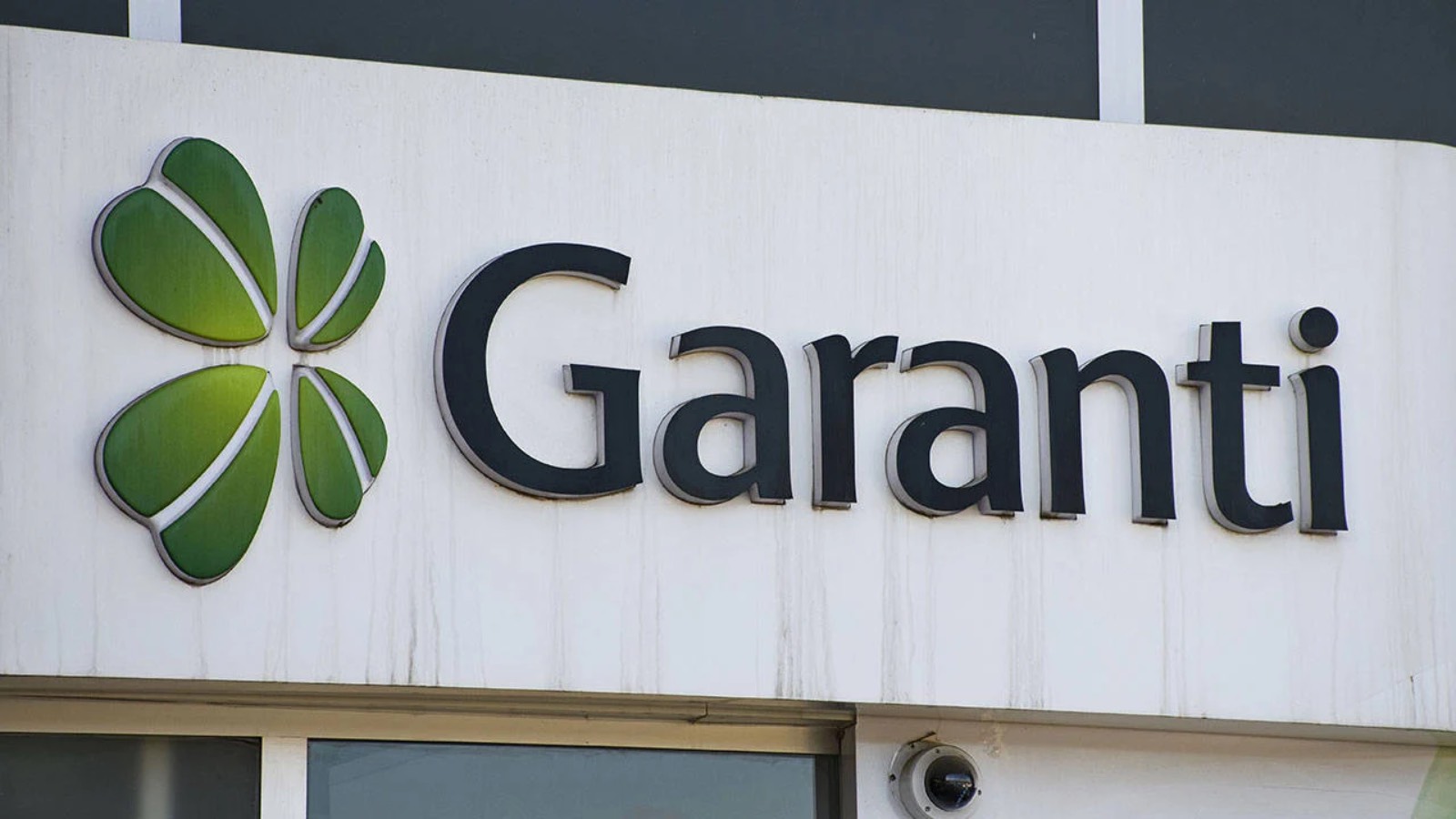 Garanti BBVA'dan yeni açıklama: Dijital kanallarımız normale döndü; şubelerimiz cumartesi günü de açık