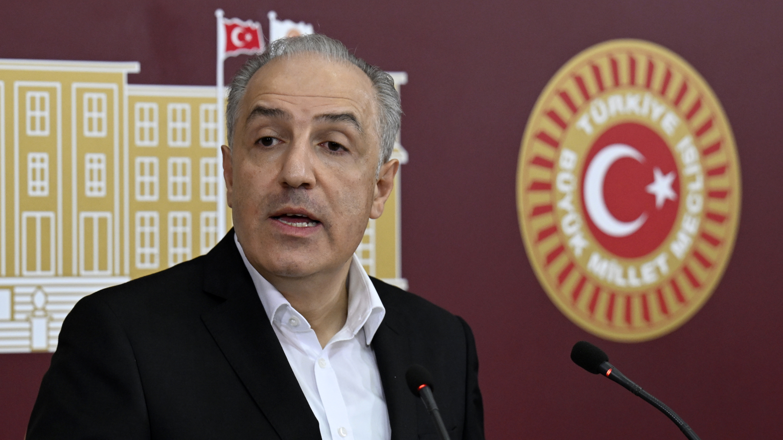 Mustafa Yeneroğlu'ndan, Özgür Özel'e yönelik saldırıya ilişkin tepki: Toplumu kamplaştıran ve insanları birbirine düşmanmış gibi gösteren söylemlerin sonucudur