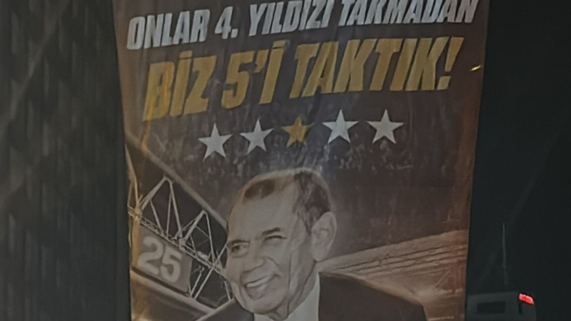 Galatasaray'dan Fenerbahçe'ye Dursun Özbek'li gönderme: Onlar 4. yıldızı takmadan, biz 5.'yi taktık