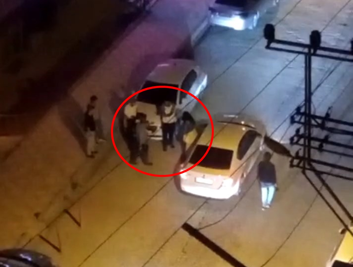 Kendisini takip eden sürücüyü ihbar etti; olay kamerada