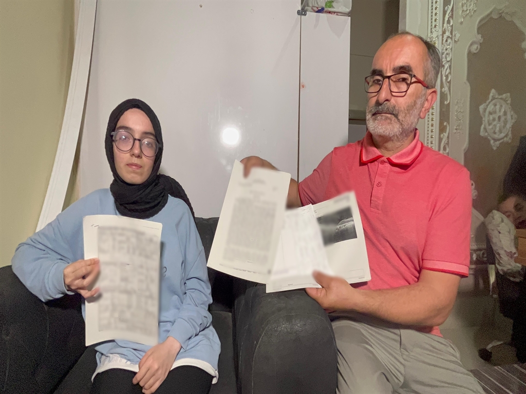 Üniversite hayali kurarken geçirdiği kaza sonrası yatağa bağımlı kalan Esma, fizik tedaviyle ayağa kalktı