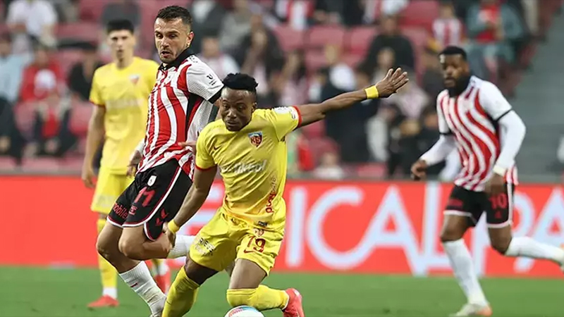 Samsunspor, Kayserispor karşısında 90+8'de kazandı; sezonu üçüncü bitirdi