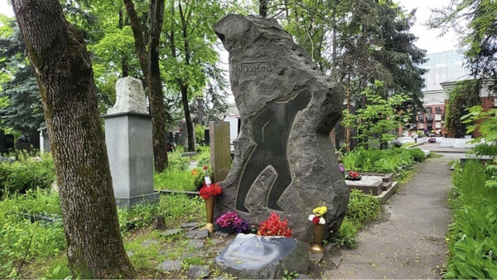 Hegemonik devlet söyleminin patolojik izi: Nazım Hikmet’in mezarı