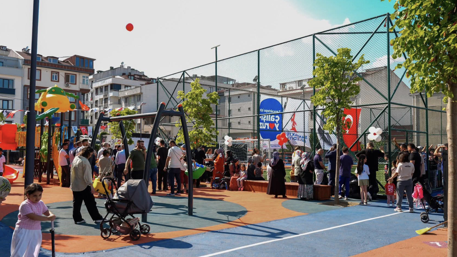 Sancaktepe'de Sanatçı Sırrı Süreyya Önder'e Adanan Yeni Spor Parkı Açıldı! İstanbul'a Yakışır Tesis