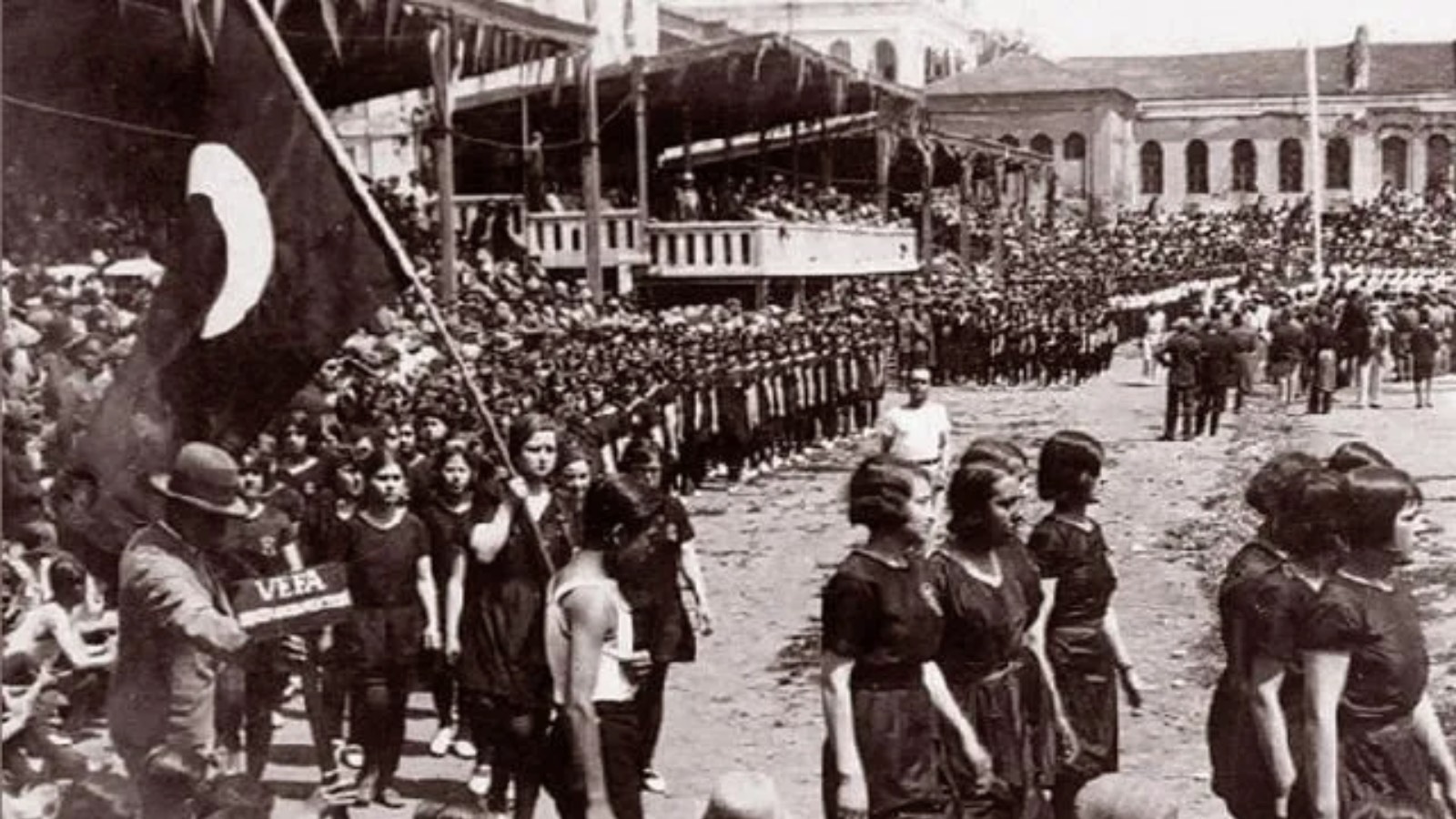 Cumhuriyetimizin fabrika ayarlarıyla oynamayın!
