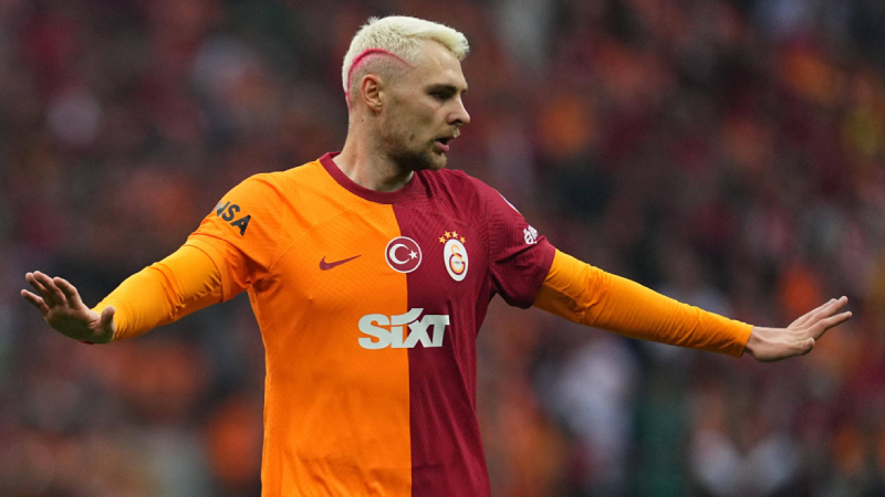 Galatasaray'da Victor Nelsson ve Elias Jelert için karar