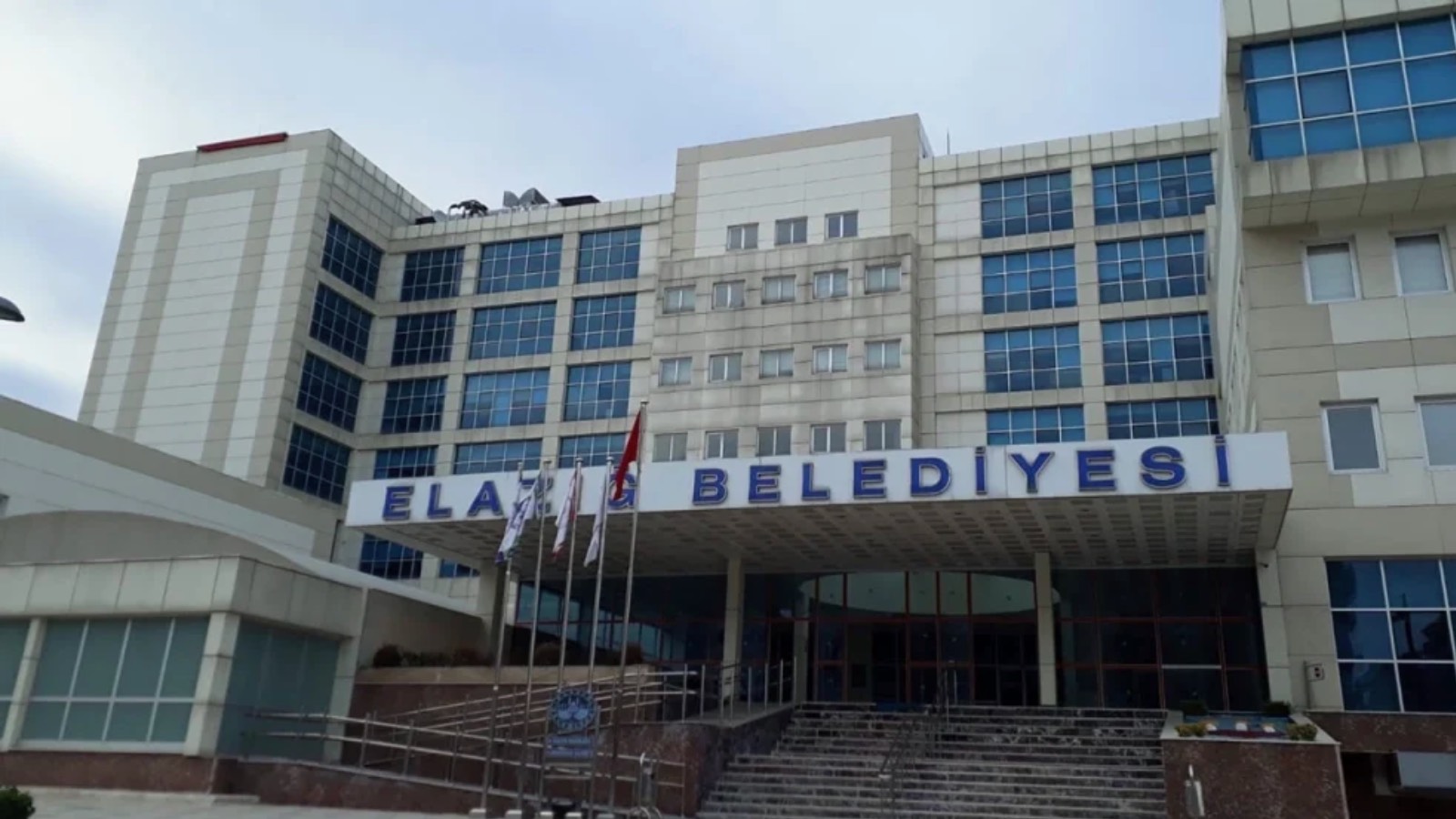 Yıldızlar Holding'in Elazığ belediyesi'ne su borcunu ödemediği iddiası: 13,5 milyon liralık alacağını neden tahsil etmiyor?