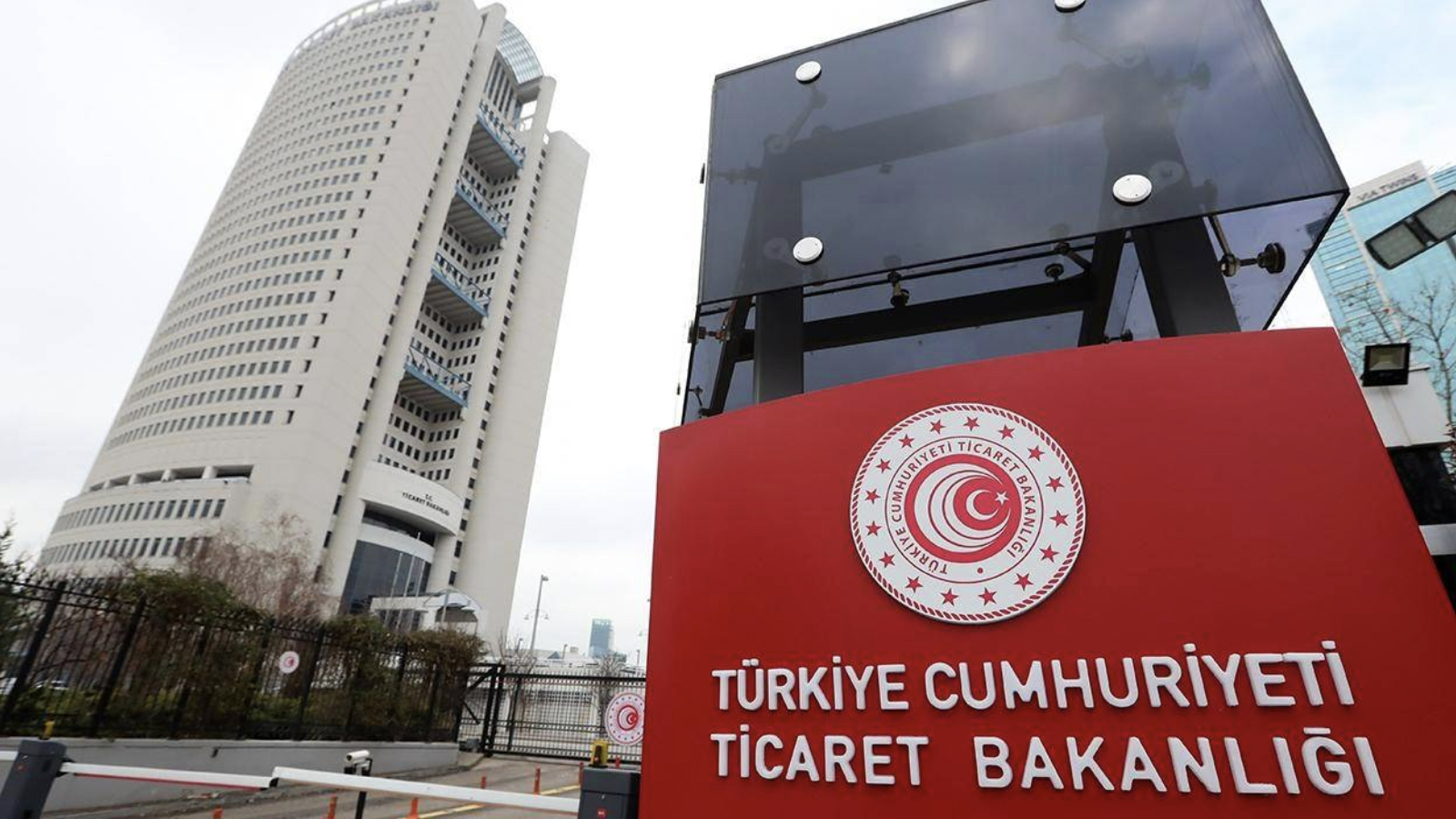 Ticaret Bakanlığı bazı şirketlerin "sektörel dış ticaret şirketi" statüsünü geri aldı Ticaret Bakanlığı bazı şirketlerin "sektörel dış ticaret şirketi" statüsünü geri aldı