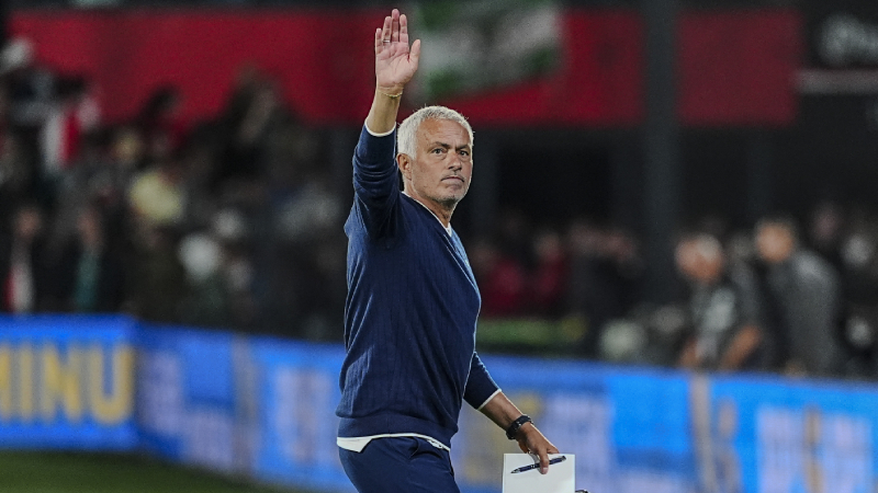 Spor yazarları, Fenerbahçe-Feyenoord maçını yorumladı: "Keşke Mourinho da Hollanda'ya gelseymiş!"