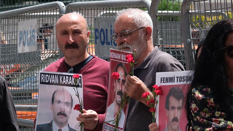 Cumartesi Anneleri İnsanları