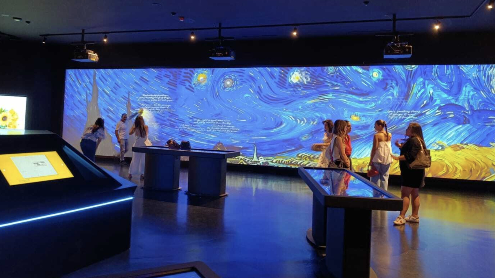 2 bin 200 eser harmanlanarak dijitalleştirildi: ”Van Gogh: Işığın İzinde” sergisi, ziyaretçilerle buluşacak