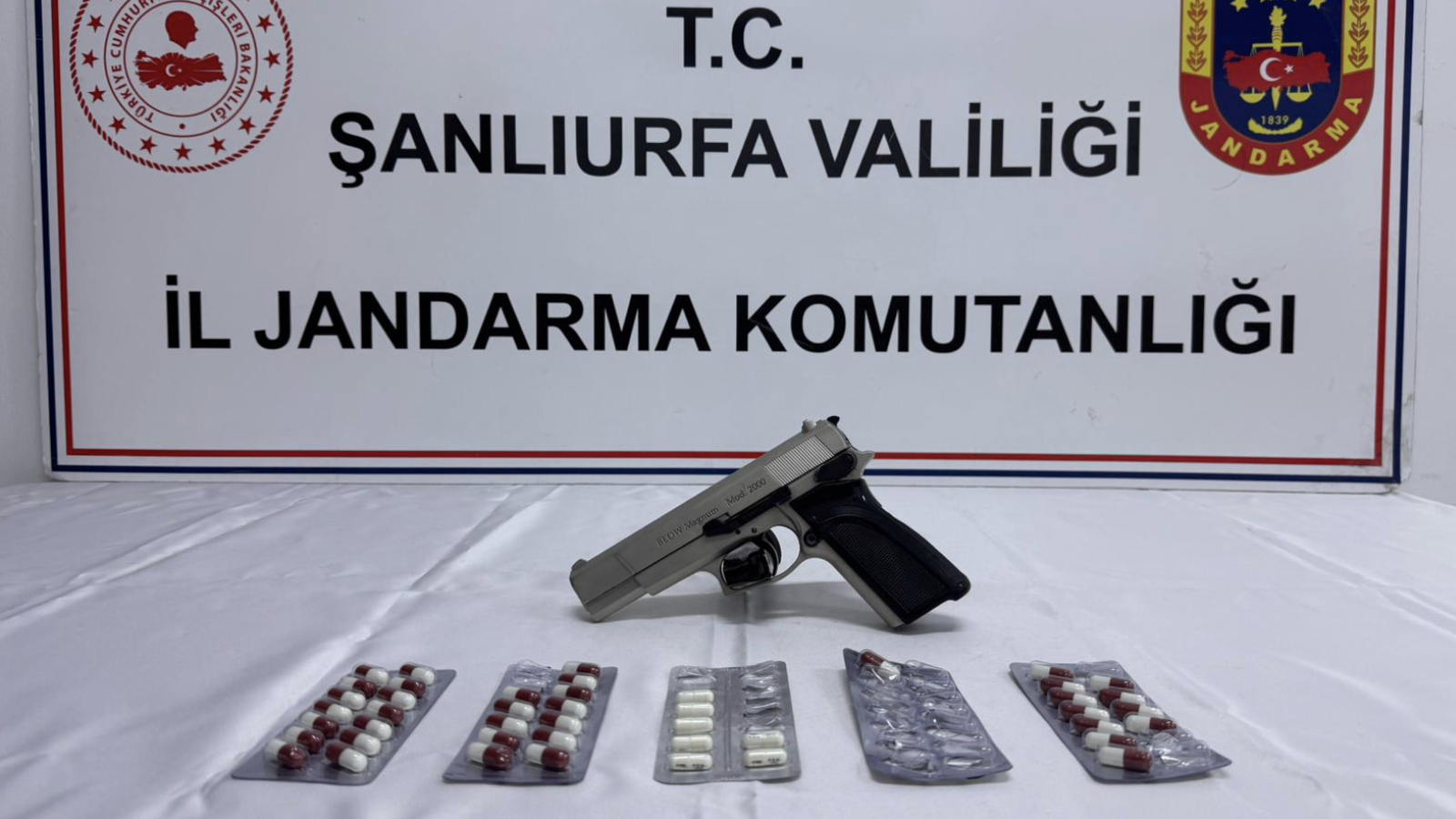 Şanlıurfa'da uyuşturucu ve silah kaçakçılığı operasyonunda 15 şüpheli yakalandı