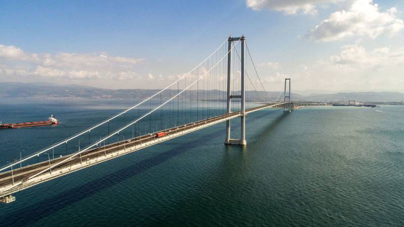 Osmangazi Köprüsü'nün altından 64 metre ve üzeri deniz araçları geçemeyecek