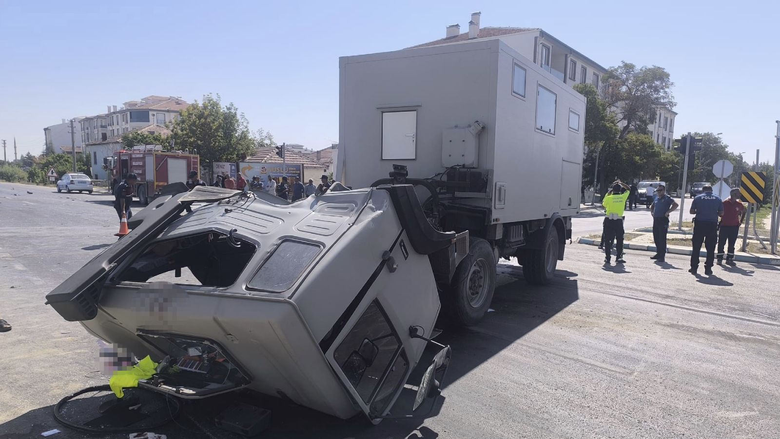 Alman turistlerin yaralandığı kazada TIR şoförü, kırmızı ışık ihlali yapmış