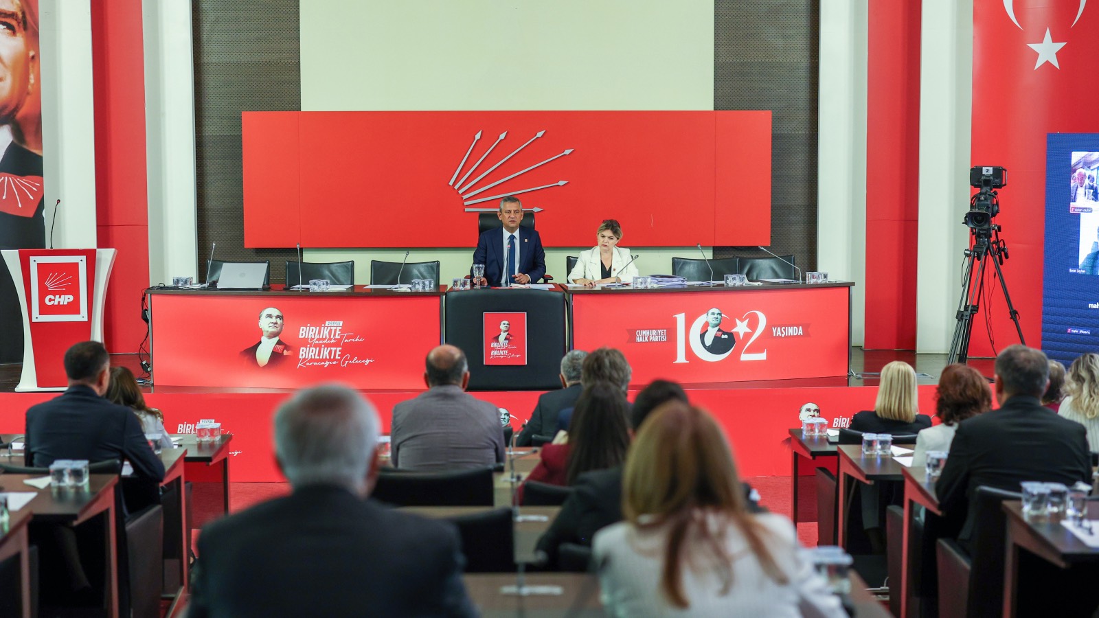CHP PM'de gündem, operasyonlara karşı yol haritası ve ihraç edilenlere af kararı