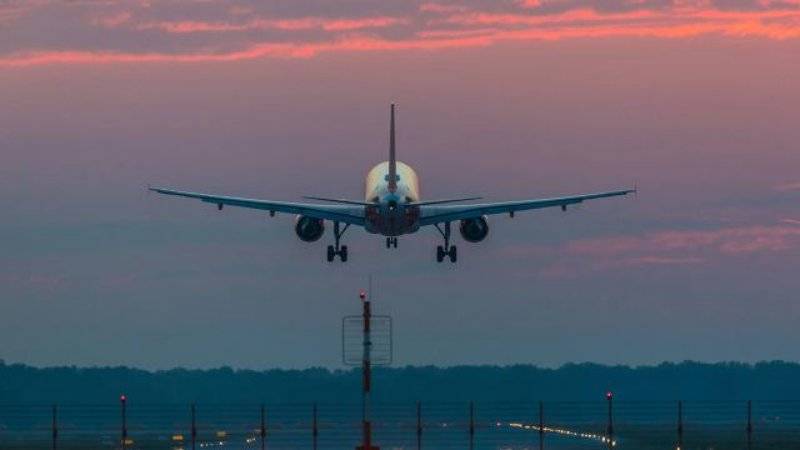 ABD'de bir yolcu uçağına bomba ihbarı yapıldı, uçuşlar durduruldu