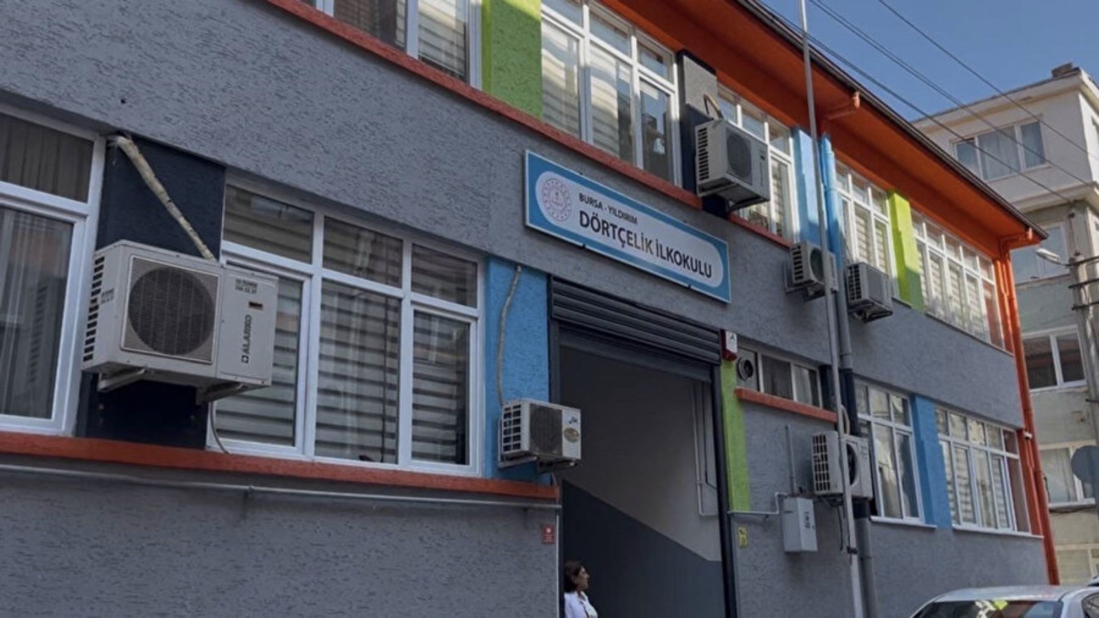 Bursa’da okulda öğrencinin parmağı kopmuştu: Öğretmeninin 'mesleği yapamayacağına dair rapor olduğu' öne sürüldü 
