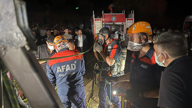 Diyarbakır'da 4 kişi, temizlemek için girdikleri su kuyusunda zehirlenerek öldü
