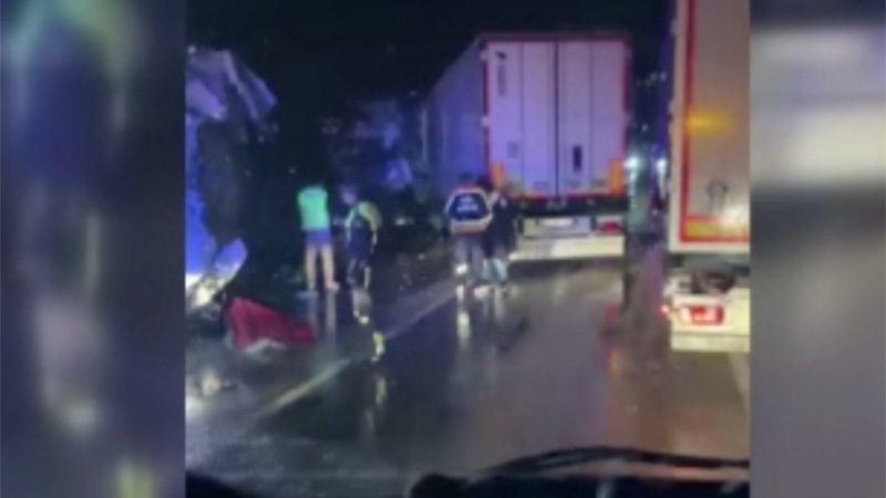 Konya'da tır ile kamyonetin çarpıştığı kazada 1 kişi öldü, 2 kişi yaralandı