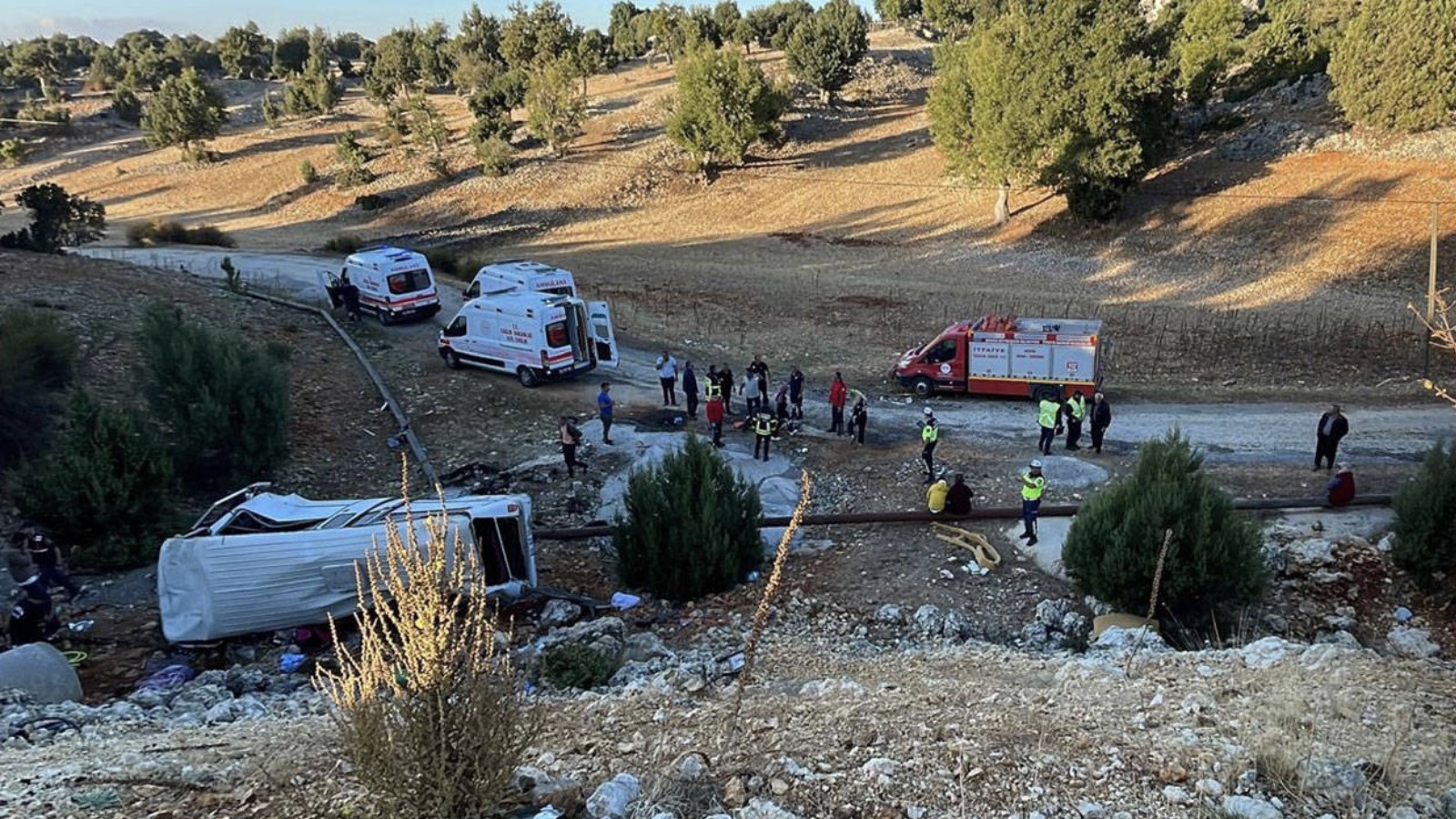 Tarım işçilerini taşıyan minibüs şarampole yuvarlanmıştı: Hayatını kaybedenlerin sayısı 6'ya yükseldi 