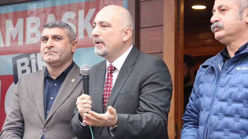 İBB soruşturmasında ifadeye çağrılan Hopa Belediye Başkanı Utku Cihan'dan ilk açıklama: Endişe etmeyin, görevimizin başındayız!