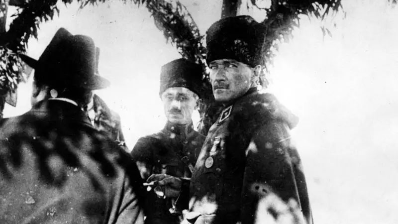 Mansur Yavaş: 10 Kasım bir yas günü değil, Atatürk'ün düşüncelerine yeniden sarılma günüdür