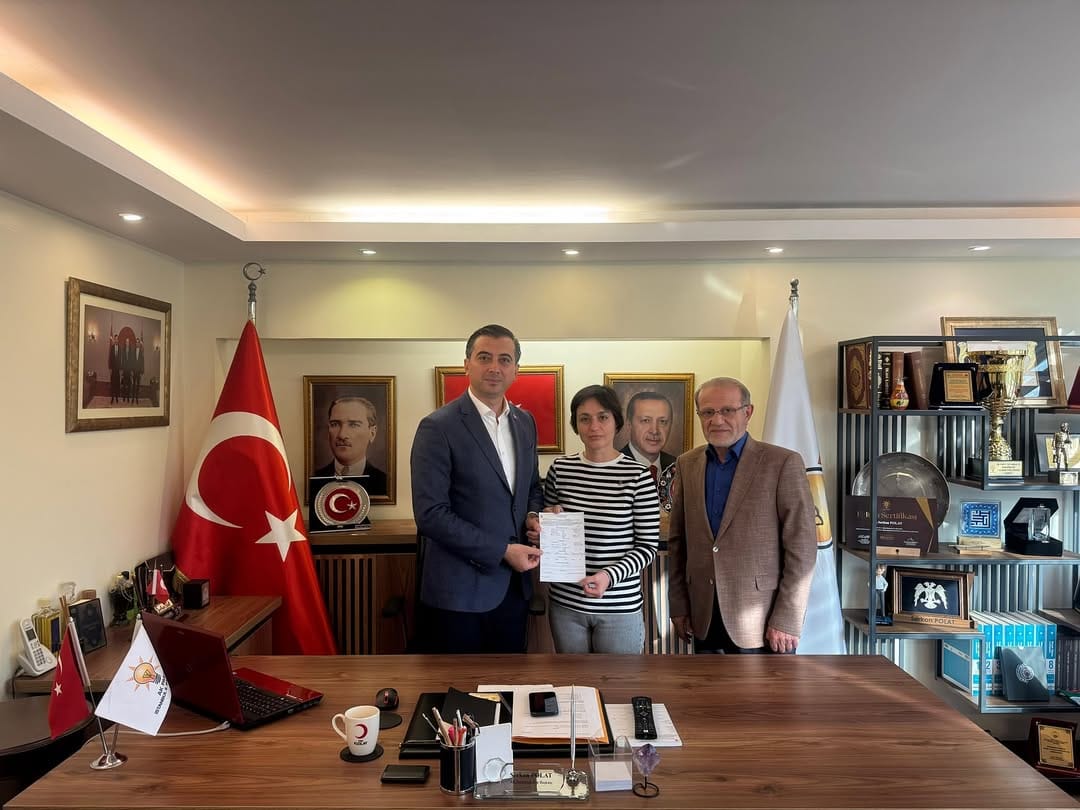 Ayşe Barım'ın şirketinde Reklam Müdürlüğü yapan Gülsün Işıklı AKP üyesi oldu