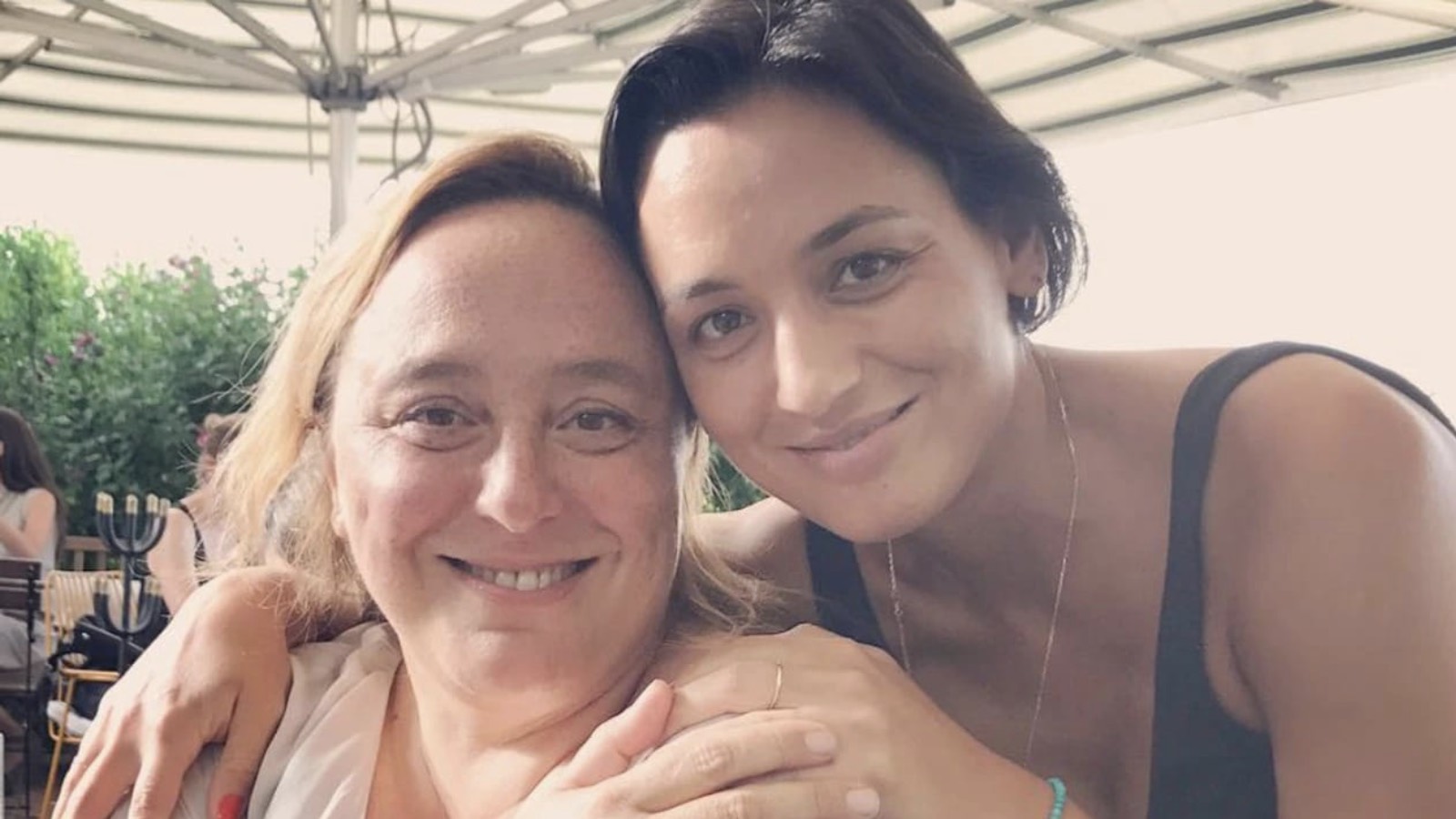 Ayşe Barım'ın şirketinde Reklam Müdürlüğü yapan Gülsün Işıklı AKP üyesi oldu