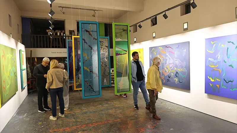 Şile’de sanat ve yaşam iç içe: Mustafa Ata’nın “Askıda” Sergisi 5 Ocak’a kadar uzatıldı