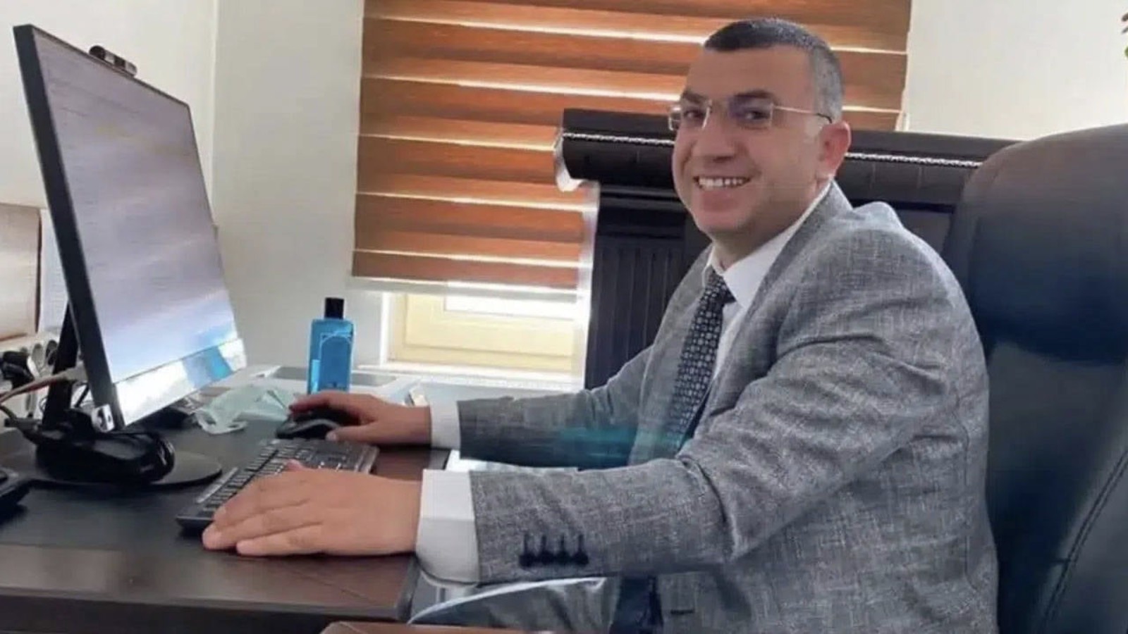 Görevden alınan İlçe Milli Eğitim Müdürü evinde ölü bulundu; yaşamına son verdiği iddia edildi 