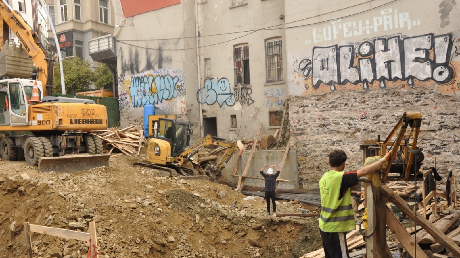 Beyoğlu’nda yeşil alana inşaat: Ciner'in eski şirketi Şişhane'de otel yapıyor