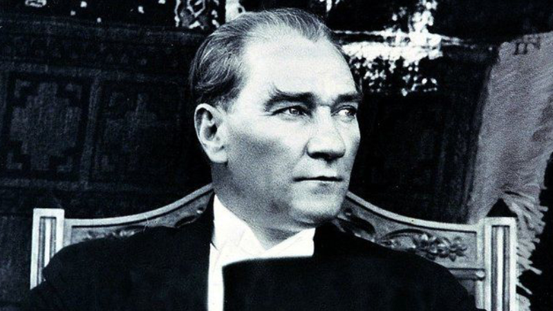 Gazi Mustafa Kemal Atatürk'ün vefatının 87'nci yıl dönümünde siyasilerden ve siyasi partilerden 10 Kasım mesajları