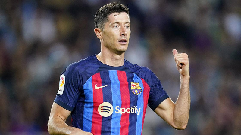 Fenerbahçe’nin diğer forvet adayları; Barcelona’da ilk 11’deki yerini kaybeden ve çoğunlukla yedek kalan Polonyalı Robert Lewandowski ile Atletico Madrid’den Norveçli Alexander Sörloth. (Kaynak: Hürriyet)