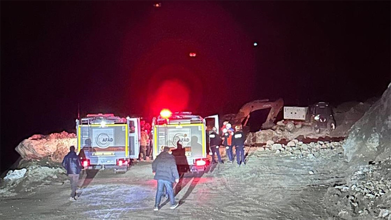 Sivas'ta demir madeni ocağında göçük: Şantiye müdürü için arama ve kurtarma çalışması başlatıldı