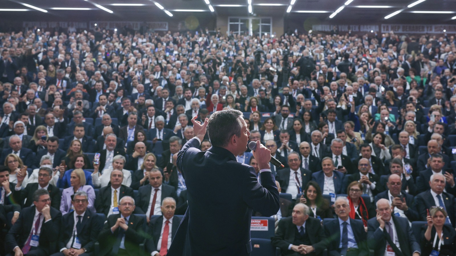 CHP'den “Şimdi İktidar Zamanı” sloganıyla 39’uncu Olağan Kurultay: Yargı tartışmasına sıkışmayacağız; bizi felç etmek istiyorlar, olmayacağız!