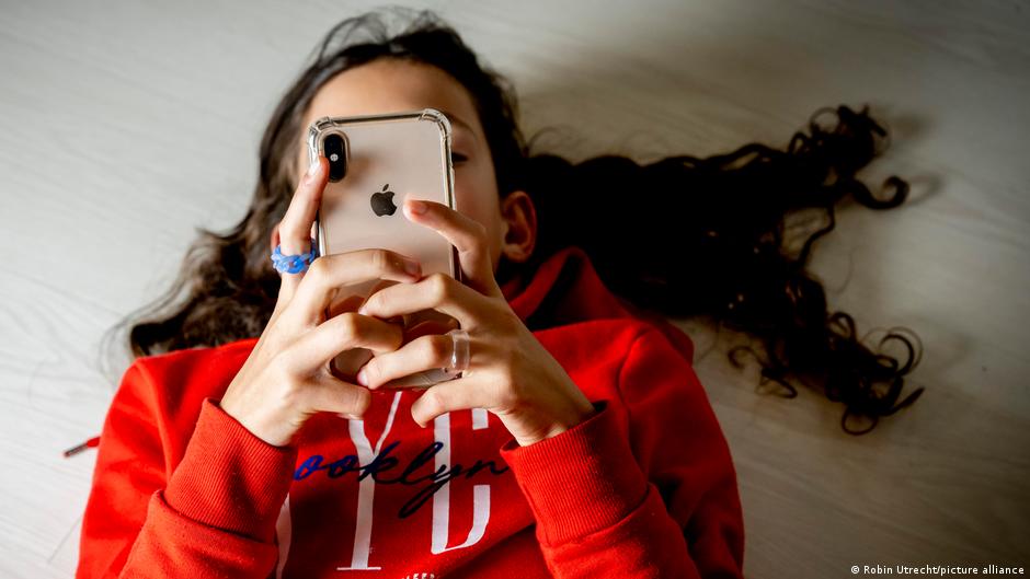 Avrupa'da 13 yaş altına sosyal medya yasağı gündemde!