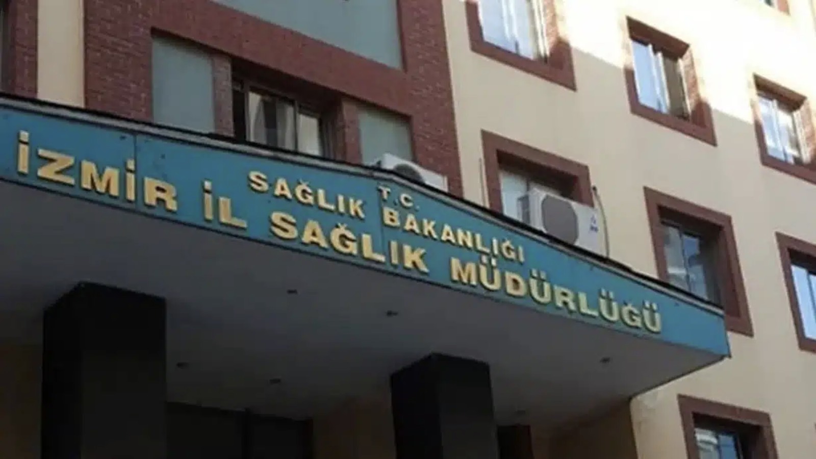 İzmir İl Sağlık Müdürlüğü'nden iki koli 'hard disk' çalındı!