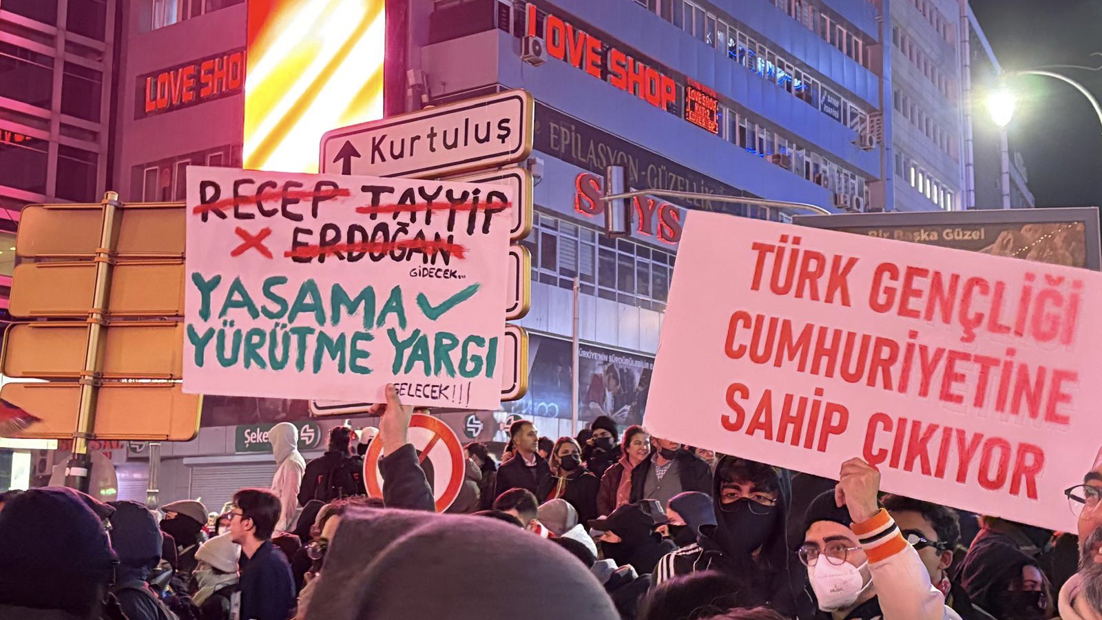 19 Mart eylemlerinde gözaltına alınan üniversite öğrencilerine 4 yıl hapis istemi: Yarın ilk kez hâkim karşısına çıkacaklar