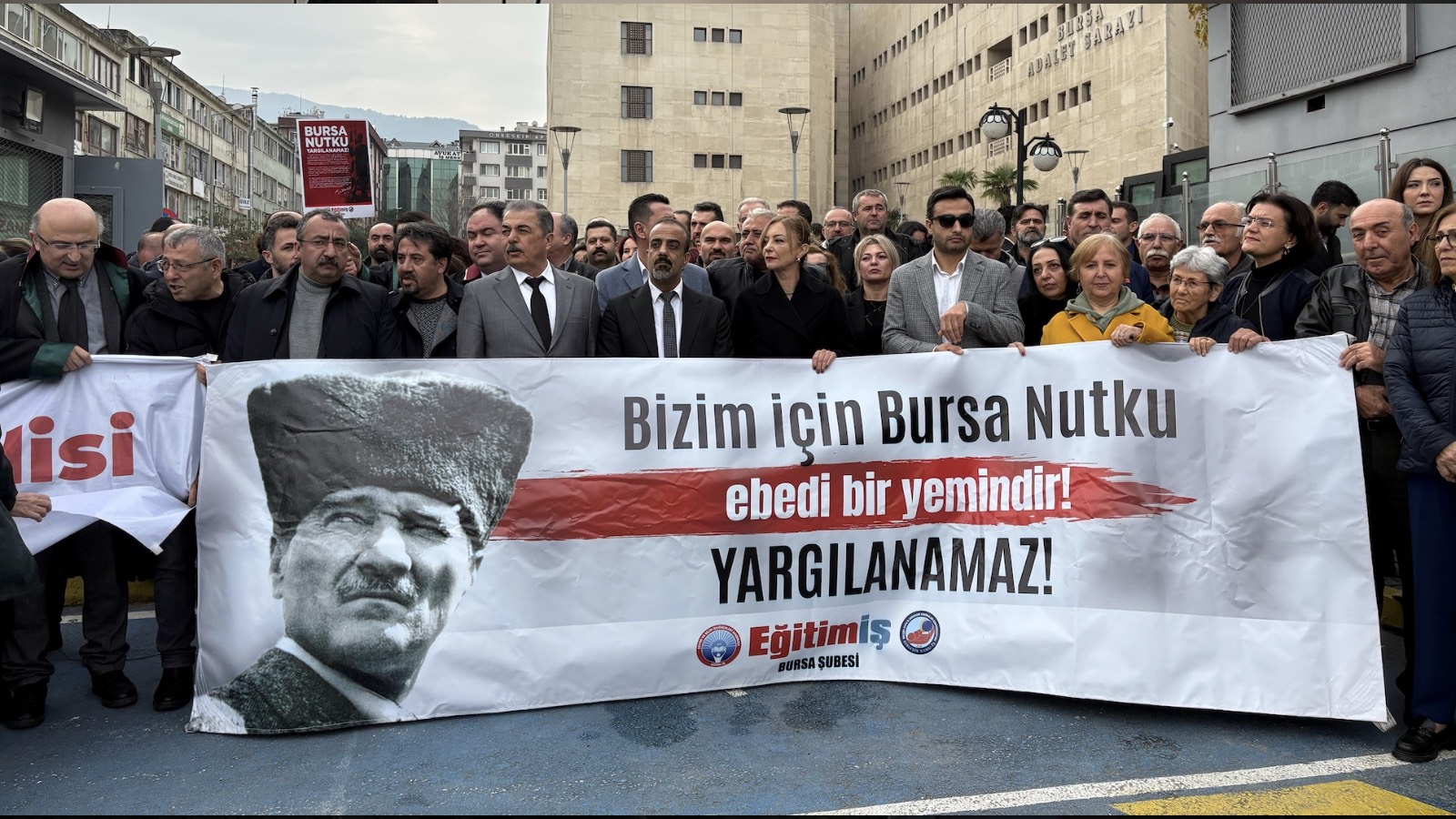 Özkan Rona hakkında "Bursa Nutku" davasında beraat kararı: Asıl yargılanan Atatürk'ün düşünceleriydi, bu ayıp mahkemede ortadan kalktı