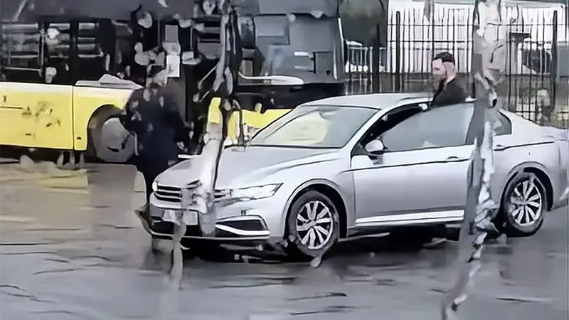 Şişli’de otobüs durağında havaya ateş açan şüpheliler yakalandı