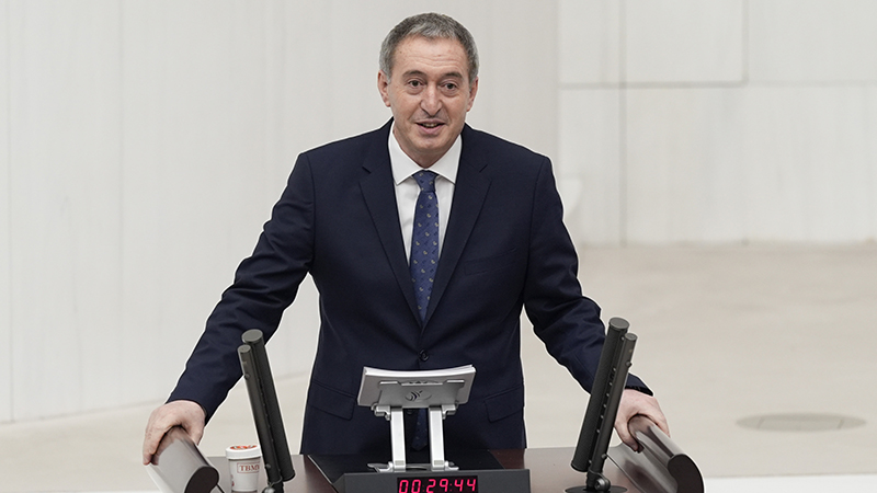 2026 bütçe görüşmeleri | Tuncer Bakırhan: 1920,21, 22'deki Mustafa Kemal tarihin tozlu raflarına gönderilirken 1923 sonrasının Atatürk'ü resmi alıntının baş köşesinde tutuluyor