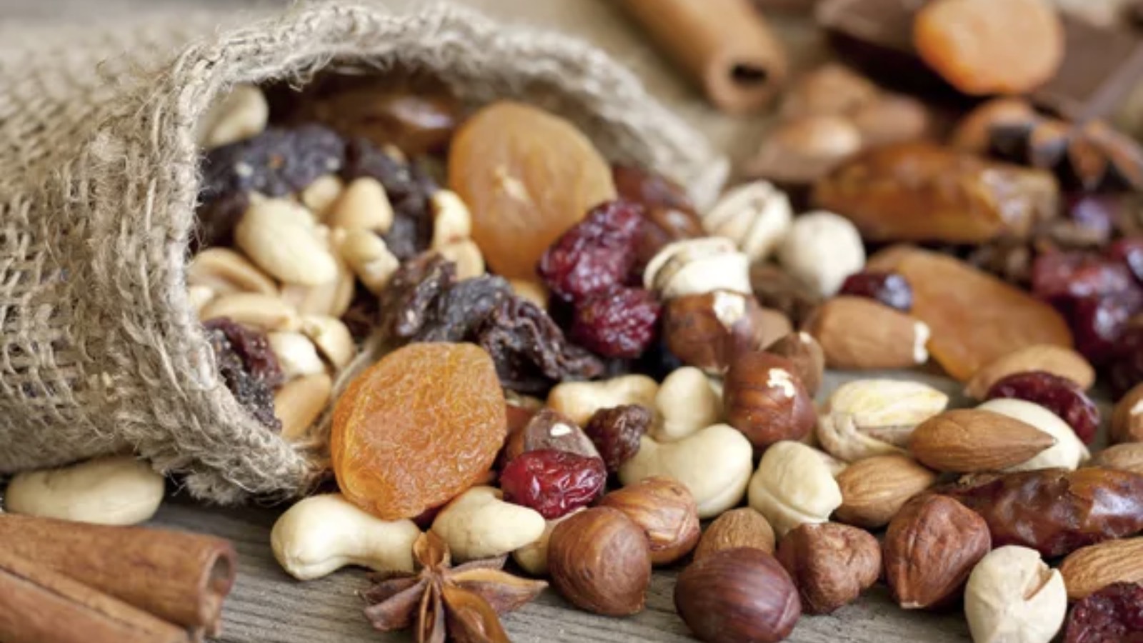 Yılbaşında bir tabak çerez lüks oldu: Fındık içinin fiyatı yüzde 158 arttı