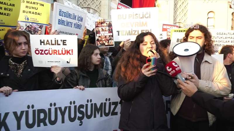 19 Mart protestolarının 9. ayında Beyazıt'ta yürüyüş yapan öğrencilerden bazıları gözaltına alındı