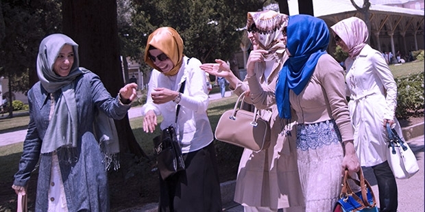 Ertuğrul Özkök: Dindar insanlar “alnı secdeye varan siyasetçiden” uzaklaşıyor mu?