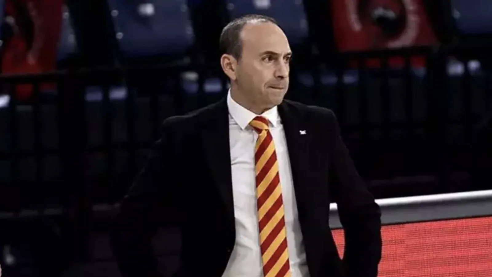 Galatasaray MCT Technic, başantrenör Yakup Sekizkök'e "elveda" dedi