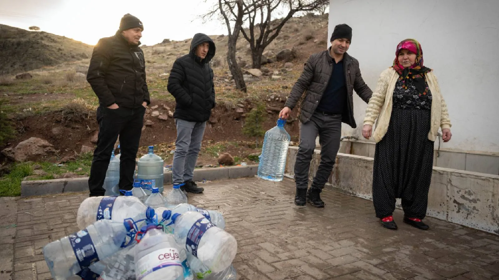 Ankara'da su kesintisi: Karda kışta perişan oluyoruz